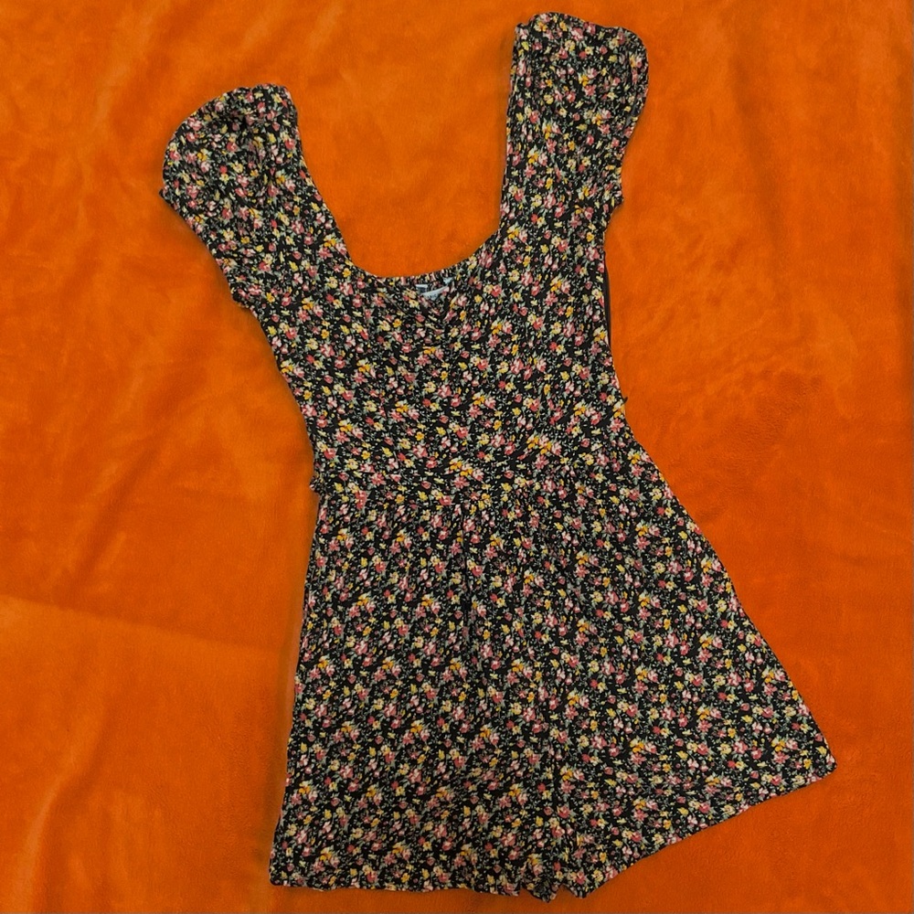 AMERICAN EAGLE floral romper XS